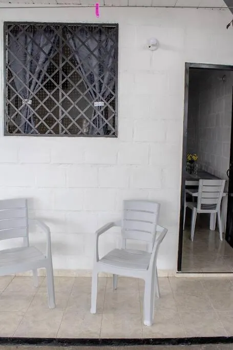 Apartamento Para Familia Perfecta Ubicacion Cali 0*,