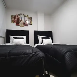 Luminoso Y Confortable Apt. A 6 Minutos Del Aeropuerto El Dorado. , Bogotá Colombia